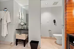6801 Collins Ave, Miami Beach, FL 33141 - Photo 17