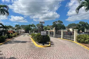 3690 N 56th Ave, Hollywood, FL 33021 - Photo 15