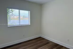 3690 N 56th Ave, Hollywood, FL 33021 - Photo 9