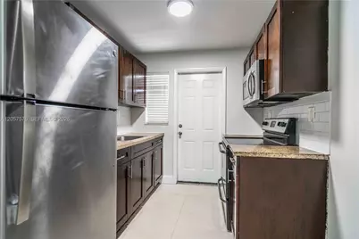 7927 East Dr #263, North Bay Village, FL 33141 - Photo 7