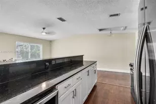 405 SW 77th Ave, North Lauderdale, FL 33068 - Photo 11