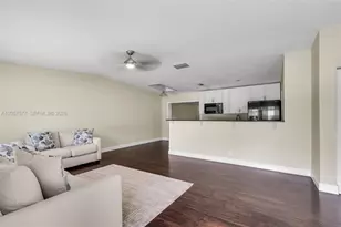 405 SW 77th Ave, North Lauderdale, FL 33068 - Photo 5
