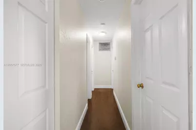 405 SW 77th Ave, North Lauderdale, FL 33068 - Photo 15