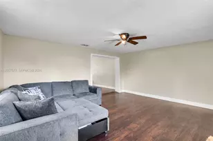 405 SW 77th Ave, North Lauderdale, FL 33068 - Photo 13