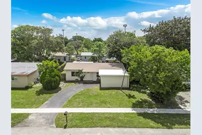 405 SW 77th Ave, North Lauderdale, FL 33068 - Photo 31
