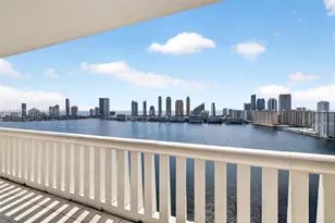 3000 Island Blvd, Aventura, FL 33160 - Photo 9