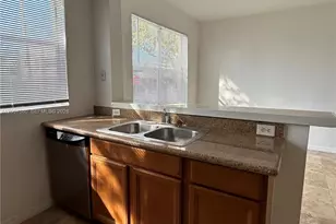 953 SW 10th St, Miami, FL 33130 - Photo 7