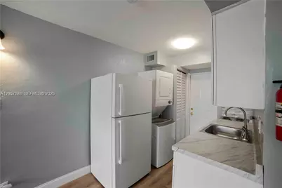 817 NW 12th Ave #1, Fort Lauderdale, FL 33311 - Photo 5