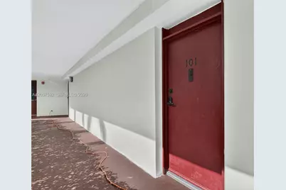 3301 N Country Club Dr #101, Aventura, FL 33180 - Photo 23