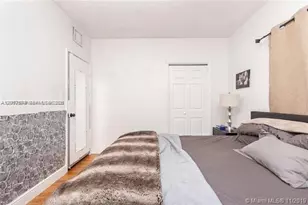 1025 NE 17th Way, Fort Lauderdale, FL 33304 - Photo 5