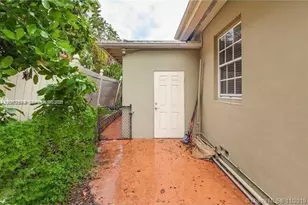 1025 NE 17th Way, Fort Lauderdale, FL 33304 - Photo 17