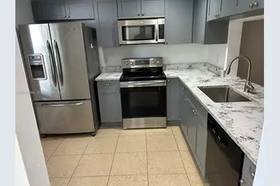 10537 NW 8th St, Pembroke Pines, FL 33026 - Photo 3