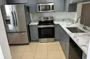 10537 NW 8th St, Pembroke Pines, FL 33026 - Photo 3