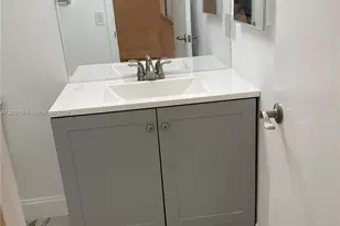 10537 NW 8th St, Pembroke Pines, FL 33026 - Photo 15