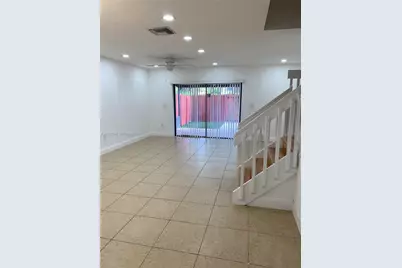 10537 NW 8th St, Pembroke Pines, FL 33026 - Photo 9