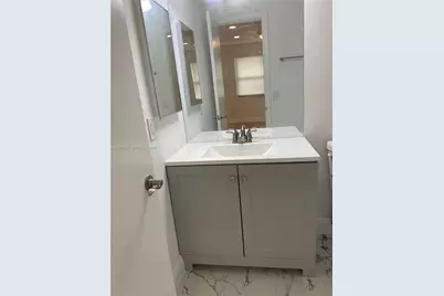 10537 NW 8th St, Pembroke Pines, FL 33026 - Photo 23