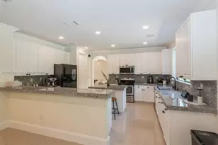 18704 SW 76th Ct, Cutler Bay, FL 33157 - Photo 9