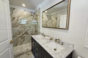 611 NE 14th Ct, Fort Lauderdale, FL 33304 - Photo 17