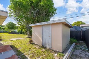 1420 NW 195th St, Miami Gardens, FL 33169 - Photo 25