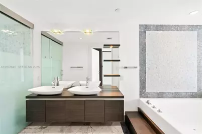 200 Biscayne Boulevard Way #4004, Miami, FL 33131 - Photo 37