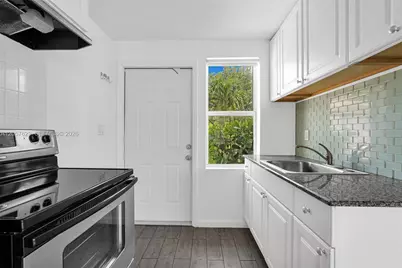 529 NW 88th St #3, El Portal, FL 33150 - Photo 17