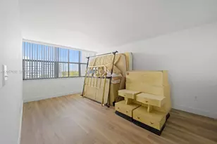 1300 NE Miami Gardens Dr, Miami, FL 33179 - Photo 21