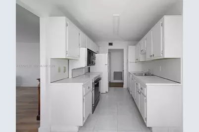 1300 NE Miami Gardens Dr #621E, Miami, FL 33179 - Photo 15