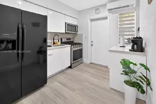 251 NW 57th Ave, Miami, FL 33126 - Photo 13