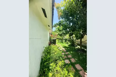 18300 SW 143rd Ct, Miami, FL 33177 - Photo 27