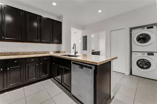 950 SW 147th Ave, Pembroke Pines, FL 33027 - Photo 15