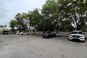 5100 SW 41st St, Pembroke Park, FL 33023 - Photo 9