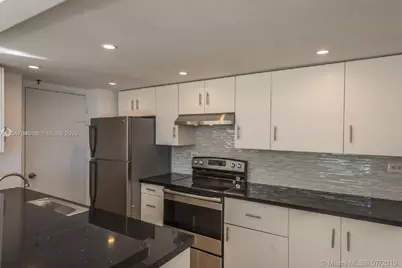 7545 E Treasure Dr #2H, North Bay Village, FL 33141 - Photo 9
