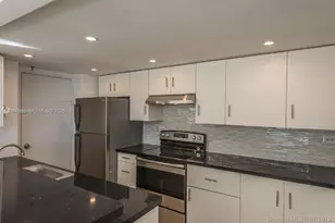 7545 E Treasure Dr, North Bay Village, FL 33141 - Photo 9