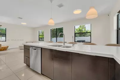 10204 NW 86th St, Doral, FL 33178 - Photo 23