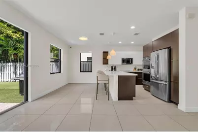 10204 NW 86th St, Doral, FL 33178 - Photo 19