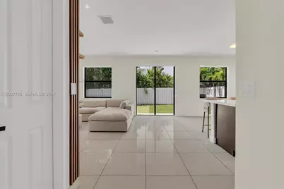 10204 NW 86th St, Doral, FL 33178 - Photo 15