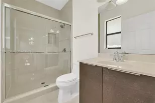 10204 NW 86th St, Doral, FL 33178 - Photo 53