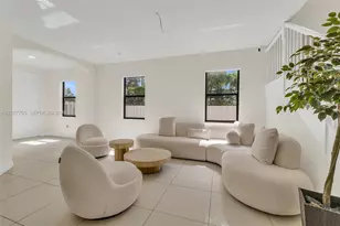 10204 NW 86th St, Doral, FL 33178 - Photo 9
