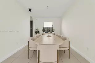 10204 NW 86th St, Doral, FL 33178 - Photo 11