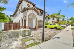 10204 NW 86th St, Doral, FL 33178 - Photo 3