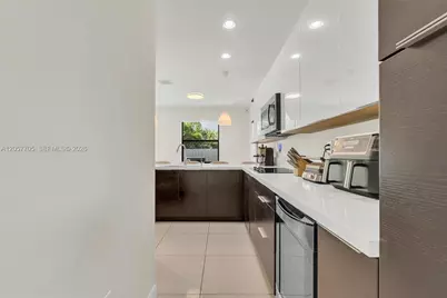10204 NW 86th St, Doral, FL 33178 - Photo 27