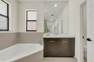 10204 NW 86th St, Doral, FL 33178 - Photo 41