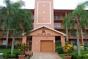 701 SW 141st Ave, Pembroke Pines, FL 33027 - Photo 1