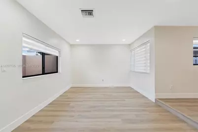 10541 SW 21st Ln, Miami, FL 33165 - Photo 23