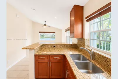 1041 Cedar Falls Dr, Weston, FL 33327 - Photo 11