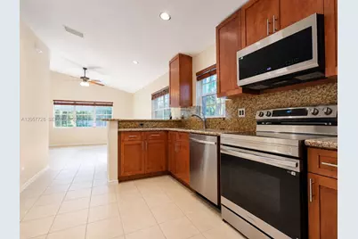 1041 Cedar Falls Dr, Weston, FL 33327 - Photo 7