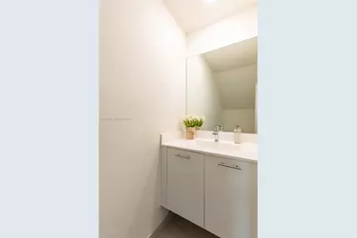 4623 NW 83rd Pkwy, Doral, FL 33166 - Photo 17