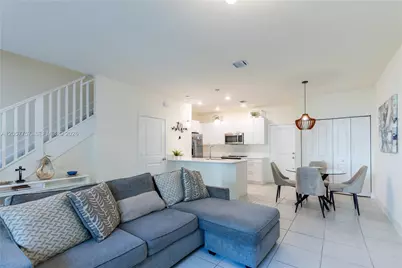 4623 NW 83rd Pkwy, Doral, FL 33166 - Photo 5