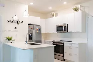 4623 NW 83rd Pkwy, Doral, FL 33166 - Photo 7