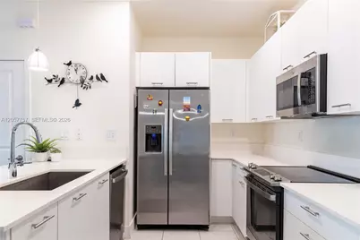 4623 NW 83rd Pkwy, Doral, FL 33166 - Photo 9